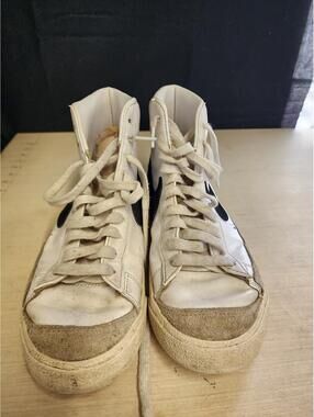 Size 9 Nike High-Top Blazers White and Black